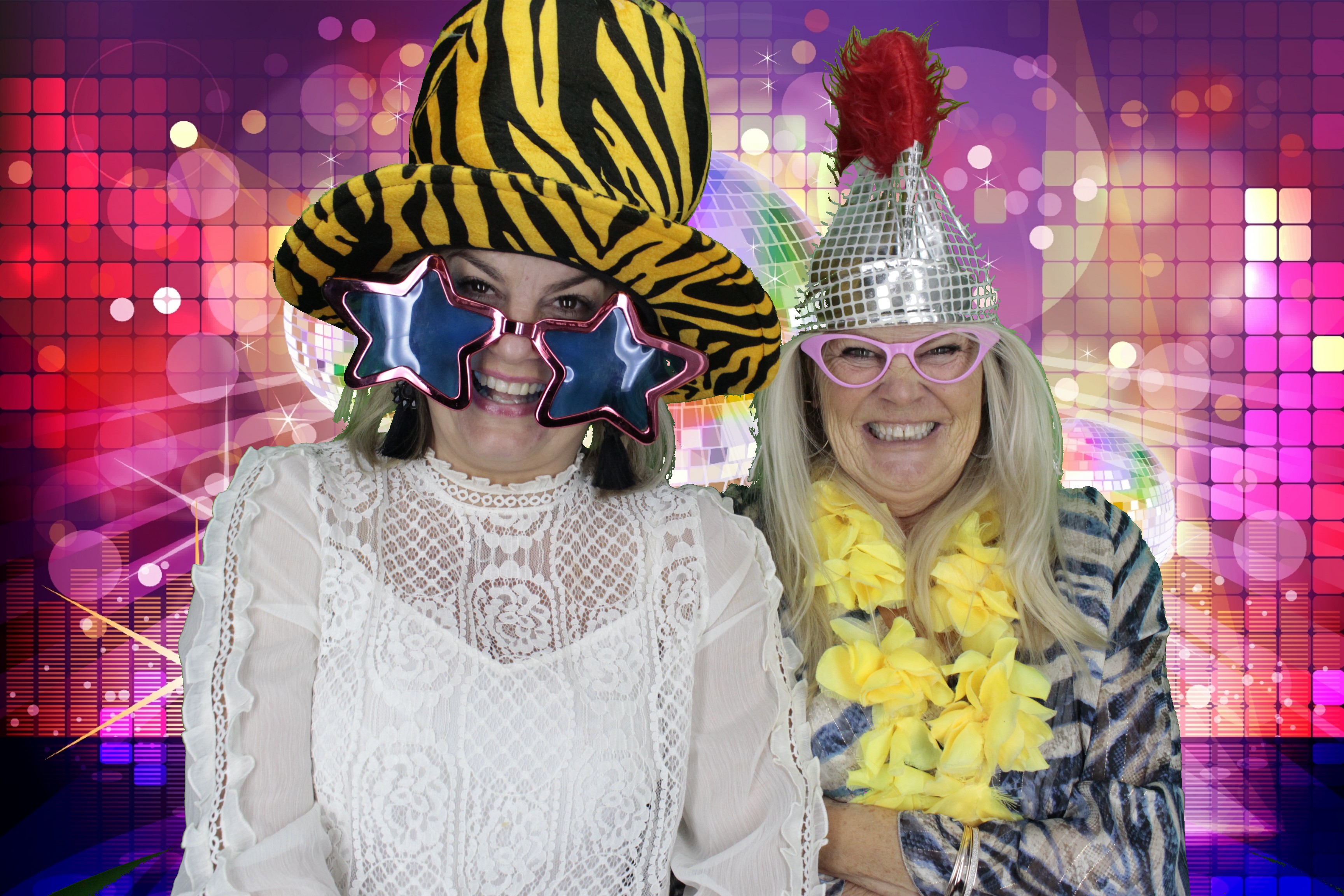 Christine's 60th Birthday | View more photos from the event at gallery.myphotoboothexperience.co.uk/u/MyPhotoBoothExperienceLtd/Christines-60th-Birthday